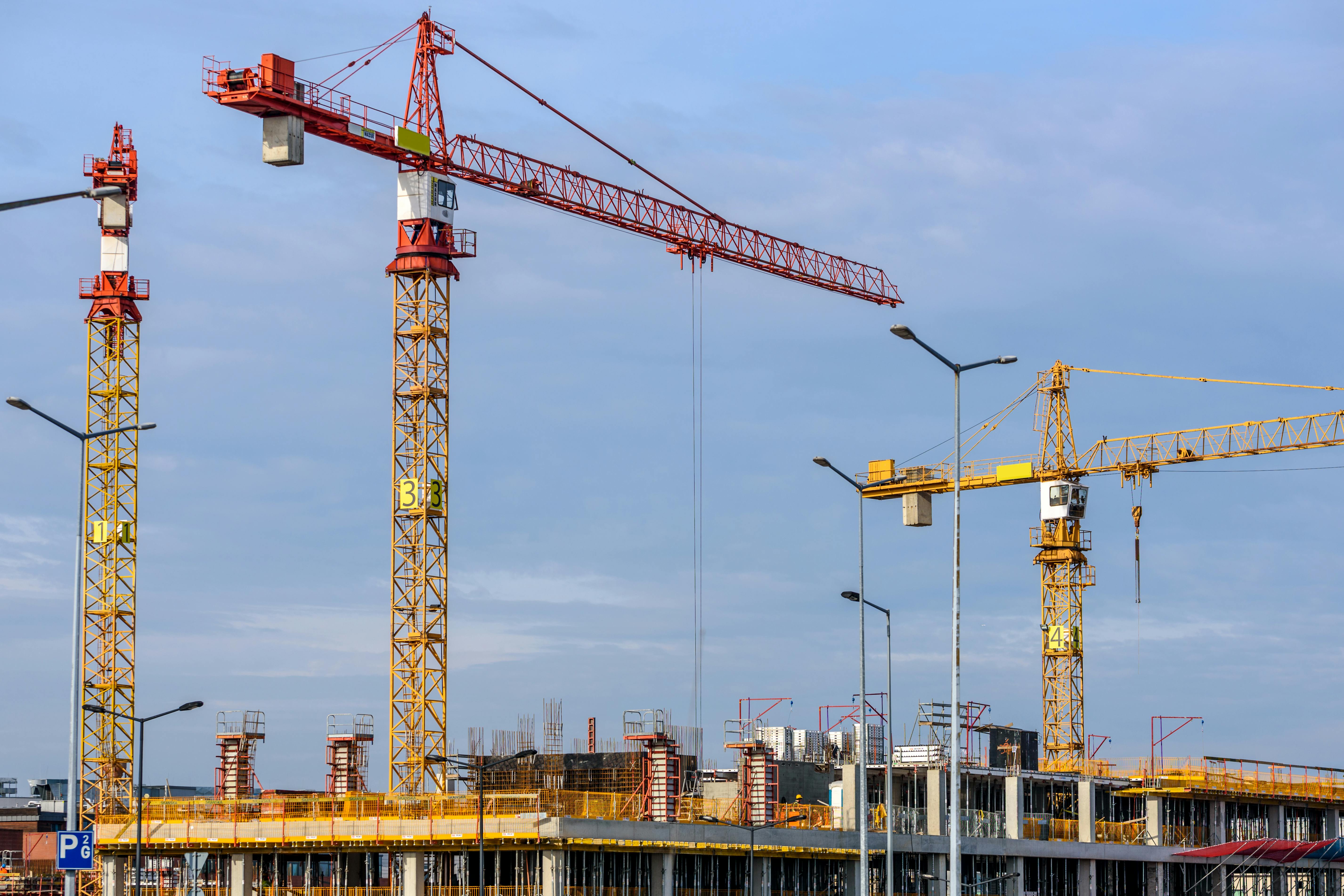Which field should we choose: Mechanical Engineering or Aerospace Engineering?